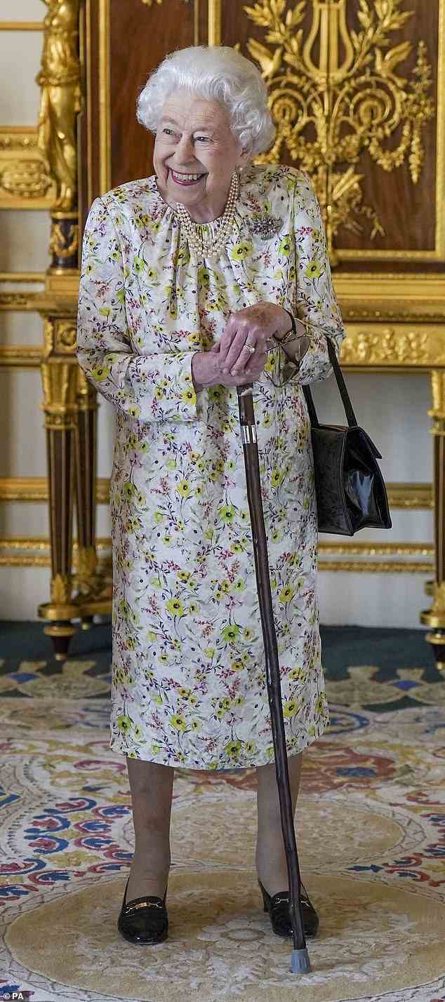 Die Königin hat diese Woche einen neuen Meilenstein erreicht, nachdem sie mit 70 Jahren und 92 Tagen auf dem Thron unter ihrem Gürtel die drittlängste regierende Monarchin der Welt geworden ist