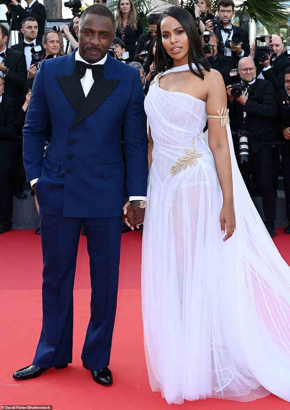 Zusammen: Idris Elba und seine Frau Sabrina waren das perfekte Paar, als sie am Freitag bei der Premiere seines Films Three Thousand Years of Longing bei den Filmfestspielen von Cannes auf den roten Teppich gingen