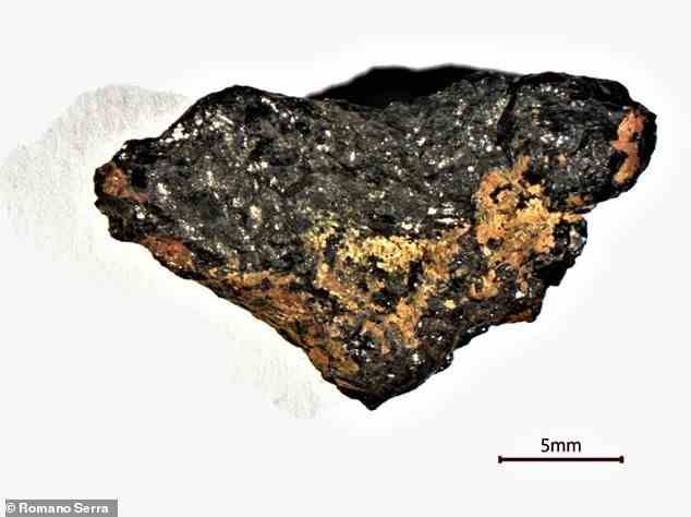 Explosive Entdeckung: Der außerirdische Hypathia-Stein, der vor mehr als 25 Jahren in Ägypten gefunden wurde, könnte der erste Beweis für eine seltene Supernova-Explosion auf der Erde sein, behaupten Wissenschaftler