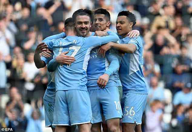 Jack Grealish (zweiter von links) half Manchester City beim 5:0-Sieg gegen Newcastle