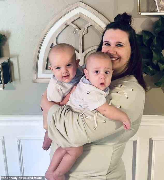 Cara Winhold, 30, und ihr Ehemann Blake, 33, begrüßten am 25. Oktober 2021 ihre „Wunder“-Zwillinge Colson und Cayden