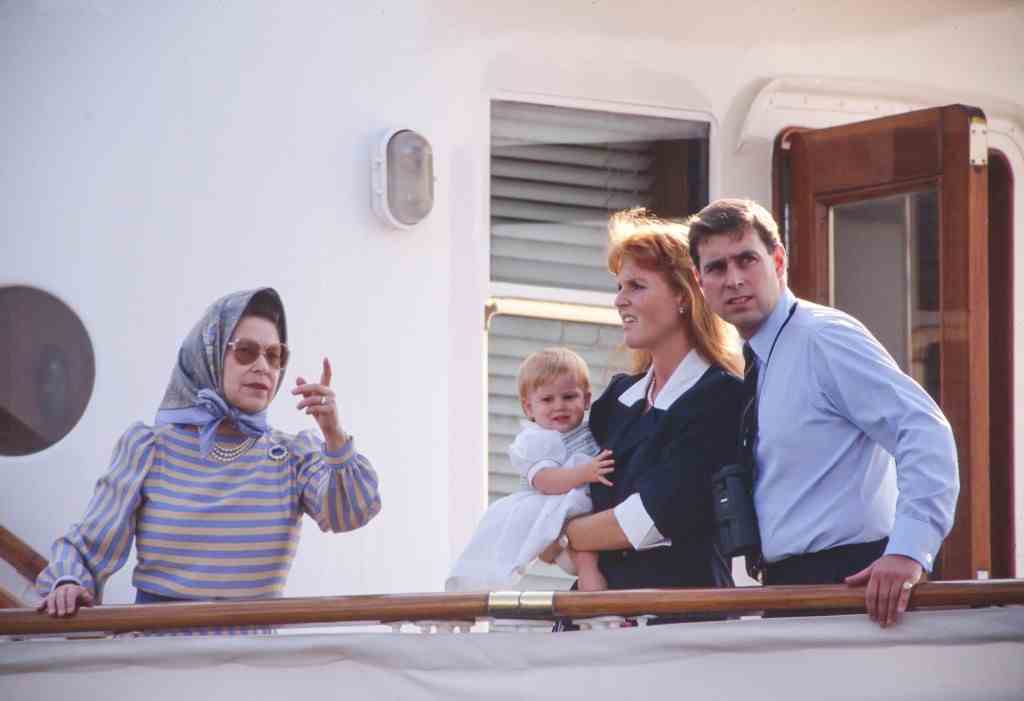 Royals verlassen Portsmouth auf der Royal Yacht Britannia für die traditionelle Wester Isle's Cruise