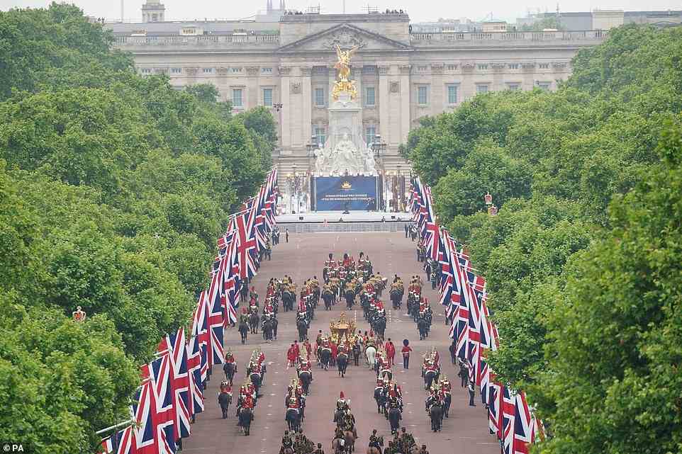 Scenes on The Mall during the Platinum Jubilee Pageant in front of Buckingham Palace, June 5, 2022