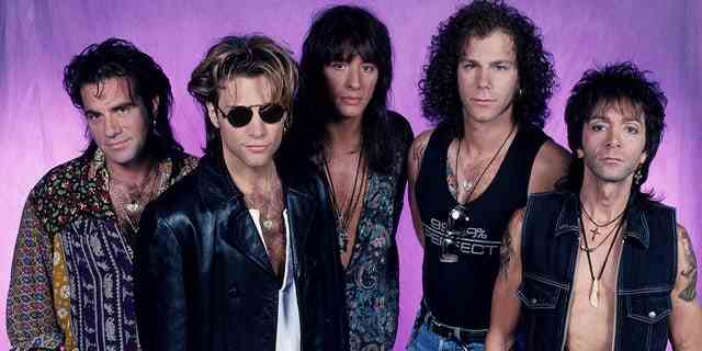 Bon Jovi arbeitete 1992 mit dem Metallica- und Aerosmith-Produzenten Bob Rock an ihrem fünften Album „Keep the Faith“. LR.  Tico Torres, Jon Bon Jovi, Richie Sambora, David Bryan und Alec John Such Studiofotosession im August 1992. 