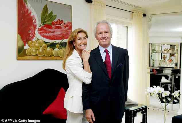Wirth wurde geschieden, arbeitete aber weiterhin mit seiner Ex-Frau Astrid Schiller Wirth zusammen, die 2003 mit dem Hotelier oben abgebildet war