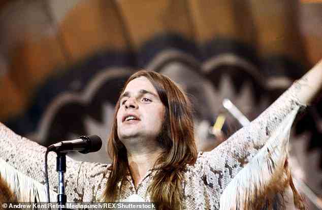 Geboren, um aufzutreten: Ozzy, der hier 1978 mit Black Sabbath auf der Bühne zu sehen war, wurde 1979 wegen Alkohol- und Drogenproblemen aus der Band gefeuert