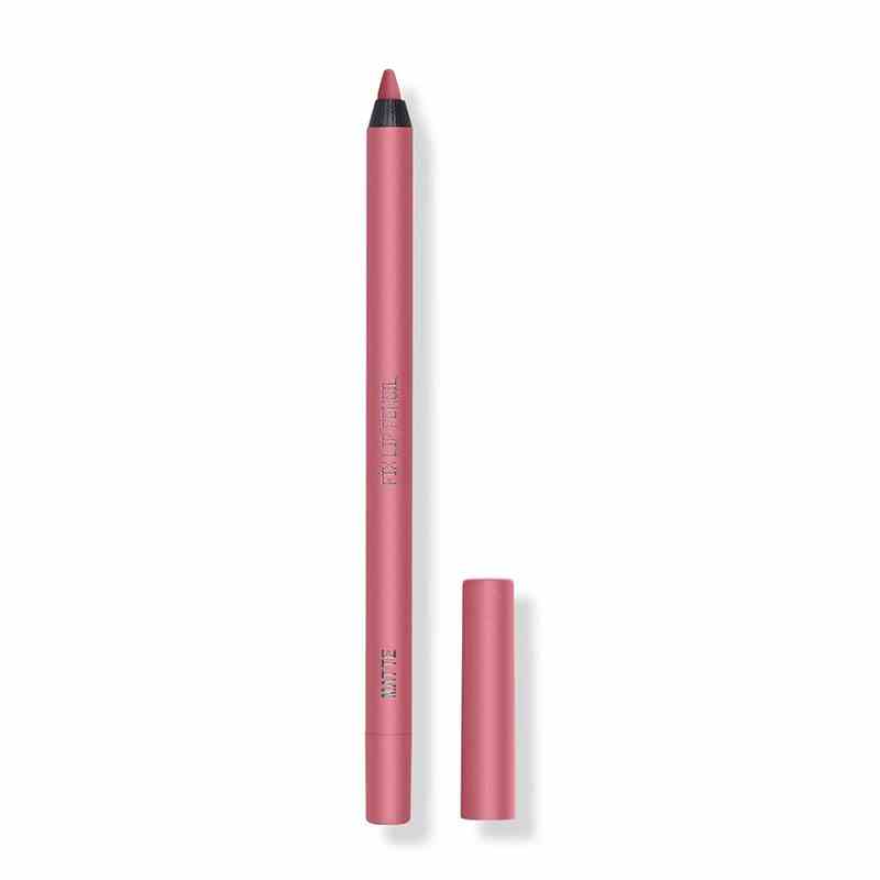 Der About-Face Matte Fix Lip Pencil im korallenrosa Farbton Momentary Bliss auf einem leeren Hintergrund