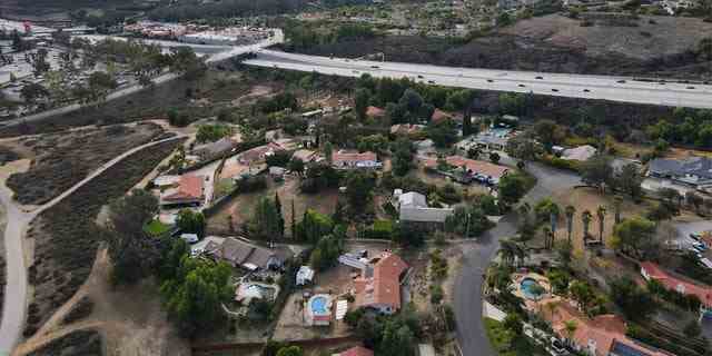 DATEI – Ein Luftbild, das über Escondido, Kalifornien, aufgenommen wurde.