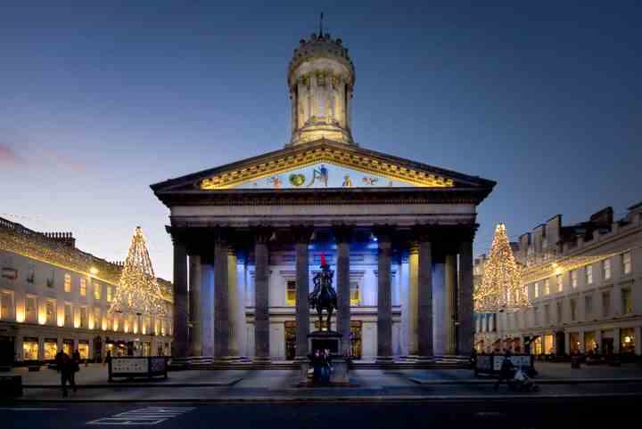 Die Gallery of Modern Art befindet sich in einem neoklassizistischen Gebäude am Royal Exchange Square.