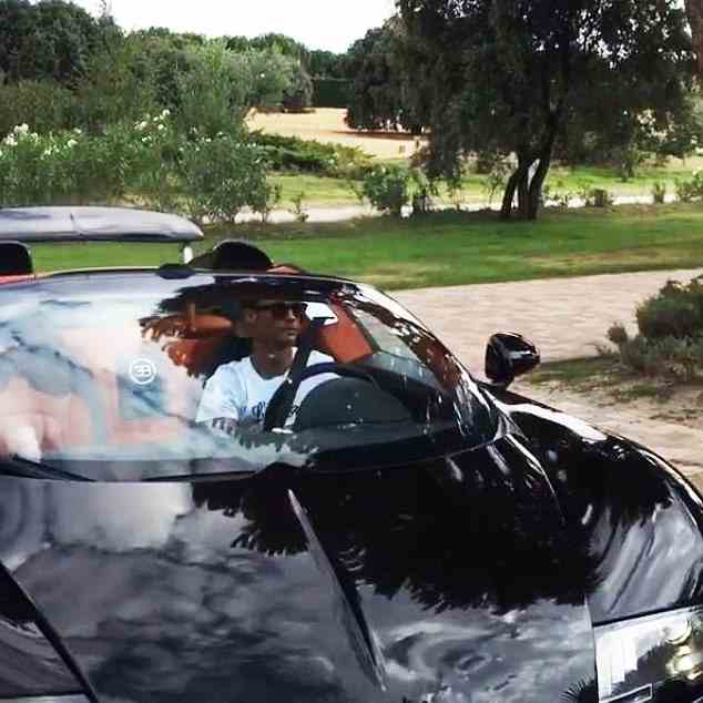 Die portugiesische Fußballikone hat eine glitzernde Autosammlung mit seinem Bugatti im Mittelpunkt