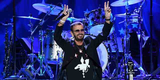 Der Aufnahmekünstler Ringo Starr tritt mit Ringo Starr und seiner All-Starr-Band im Planet Hollywood Resort and Casino zur Unterstützung seines neuen Albums auf "Geben Sie mehr Liebe" am 20. Oktober 2017 in Las Vegas, Nevada.  