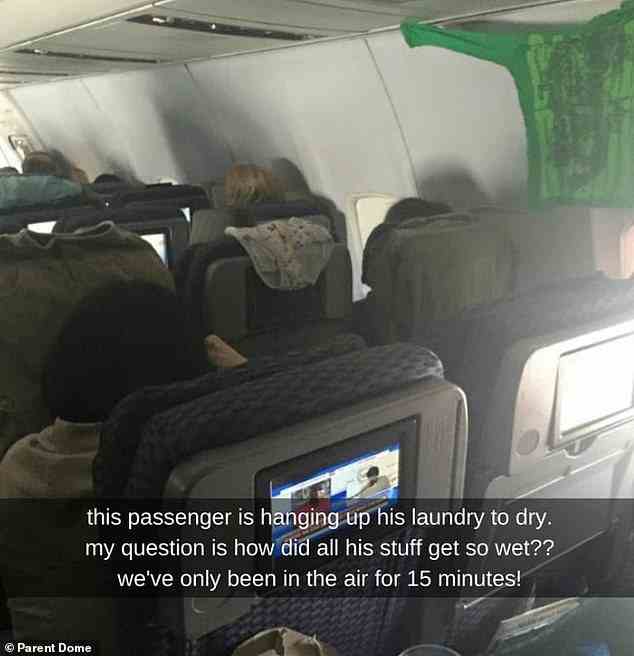 Ein anderer Passagier beschloss, seine Kleidung während des Fluges über dem Fenster neben seinem Sitzplatz zu trocknen
