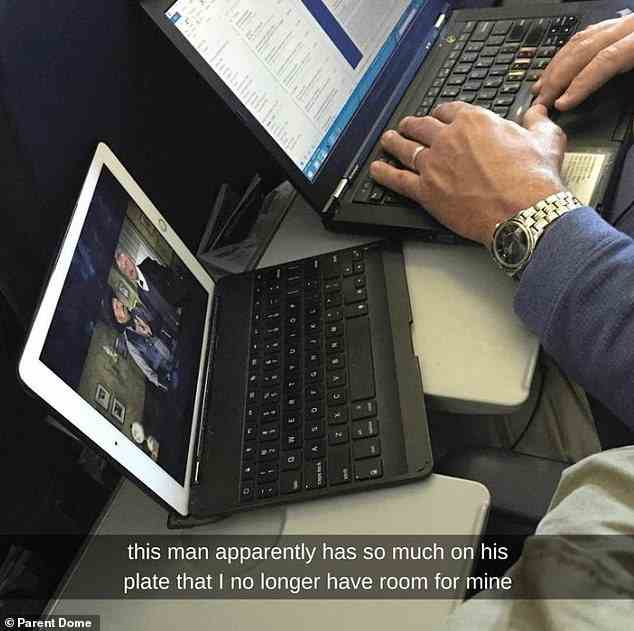Ein unhöflicher Sitznachbar benutzte zwei Tablets für sich selbst, weil er arbeiten musste, was bedeutete, dass ihre Nachbarn ihre nicht benutzen konnten