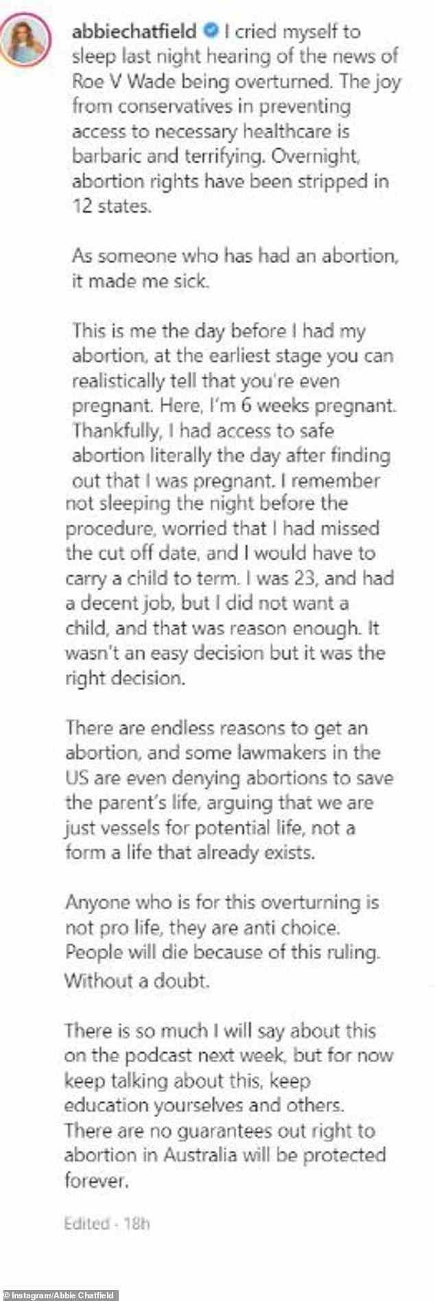 „Zum Glück hatte ich buchstäblich am Tag, nachdem ich erfahren hatte, dass ich schwanger war, Zugang zu einer sicheren Abtreibung.  Ich erinnere mich, dass ich in der Nacht vor dem Eingriff nicht geschlafen habe, weil ich befürchtete, den Stichtag verpasst zu haben und ein Kind austragen zu müssen“, schrieb sie