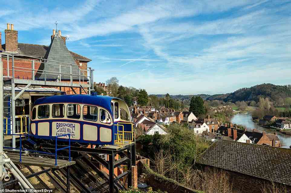 Reisen mit der Bridgnorth Cliff Railway, der ältesten und steilsten elektrischen Standseilbahn im Inland Englands, rangiert auf Platz 38 der Gesamtwertung