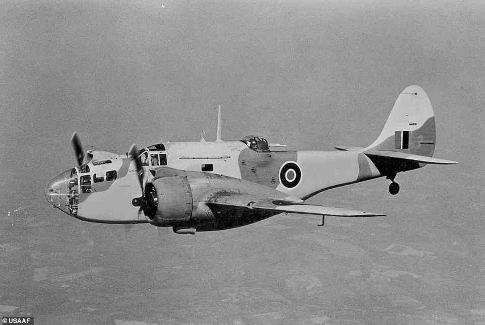 Ein Bomber der Royal Air Force Martin Baltimore IV/V.  Die meisten wurden in Commonwealth-Länder wie Kanada und Australien geliefert, aber einige wurden in den USA aufbewahrt.  Diejenige, die im Juni 1942 sank, war eine Baltimore Mk II mit der Seriennummer AG699