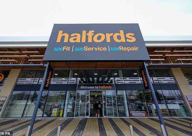 Flattern: Halfords sank um 27,7 %, nachdem sein Chef Graham Stapleton sagte, Preiserhöhungen und schwindendes Verbrauchervertrauen würden „natürlich kurzfristige Herausforderungen darstellen“.