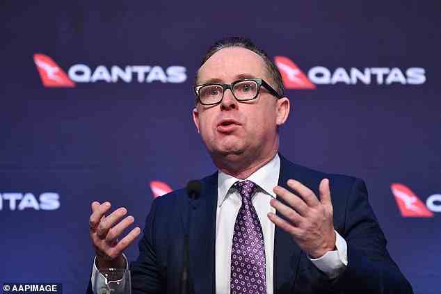 Qantas-CEO Alan Joyce (im Bild) hat einen Bonus von 19.000 für mehr als 19.000 Mitarbeiter angekündigt