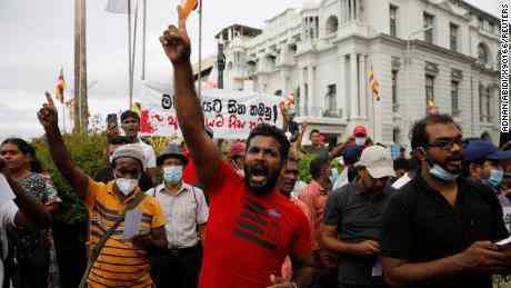 Sri Lanka bis zum letzten Tag des Benzins, sagt der Premierminister der krisengeschüttelten Nation