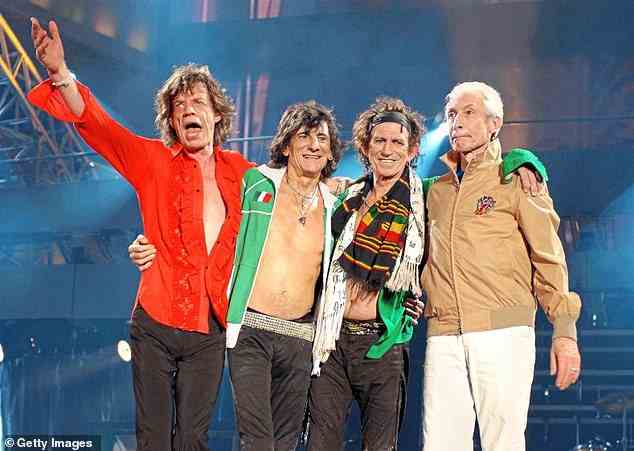 Die Rolling Stones im Konzert im Rahmen ihrer „A Bigger Bang“-Tour 2006. LR: Mick Jagger, Ronnie Wood, Keith Richards und Charlie Watts