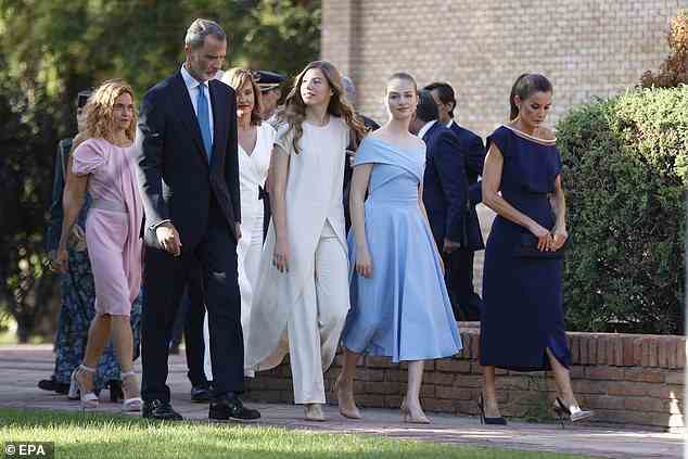 Die Familie sah so stilvoll aus wie immer, als sie bei der Preisverleihung der Prinzessin von Girona-Stiftung nebeneinander hergingen