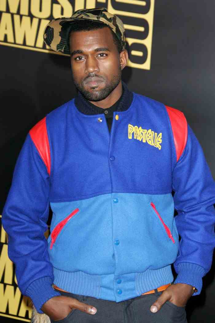 North West trägt Dad Kanye Wests Original 2008 Pastelle Jacket 2