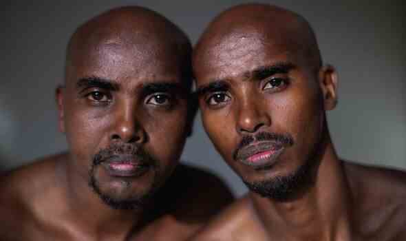 Farahs Mutter schickte ihn und seinen Zwillingsbruder Hassan (L) zu einem Onkel nach Dschibuti