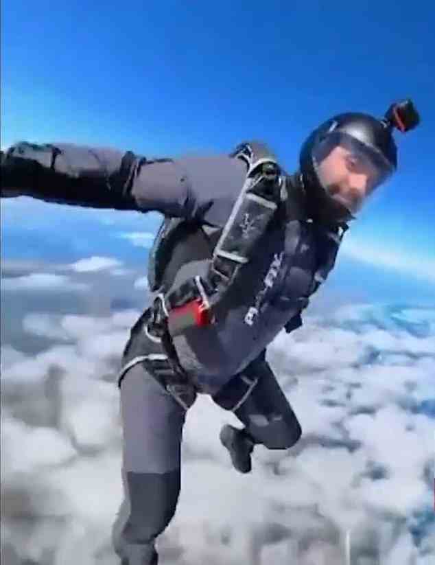 Der erfahrene Fallschirmspringer hatte zuvor 300 Sprünge absolviert, aber es war sein erstes Mal, dass er einen Wingsuit benutzte