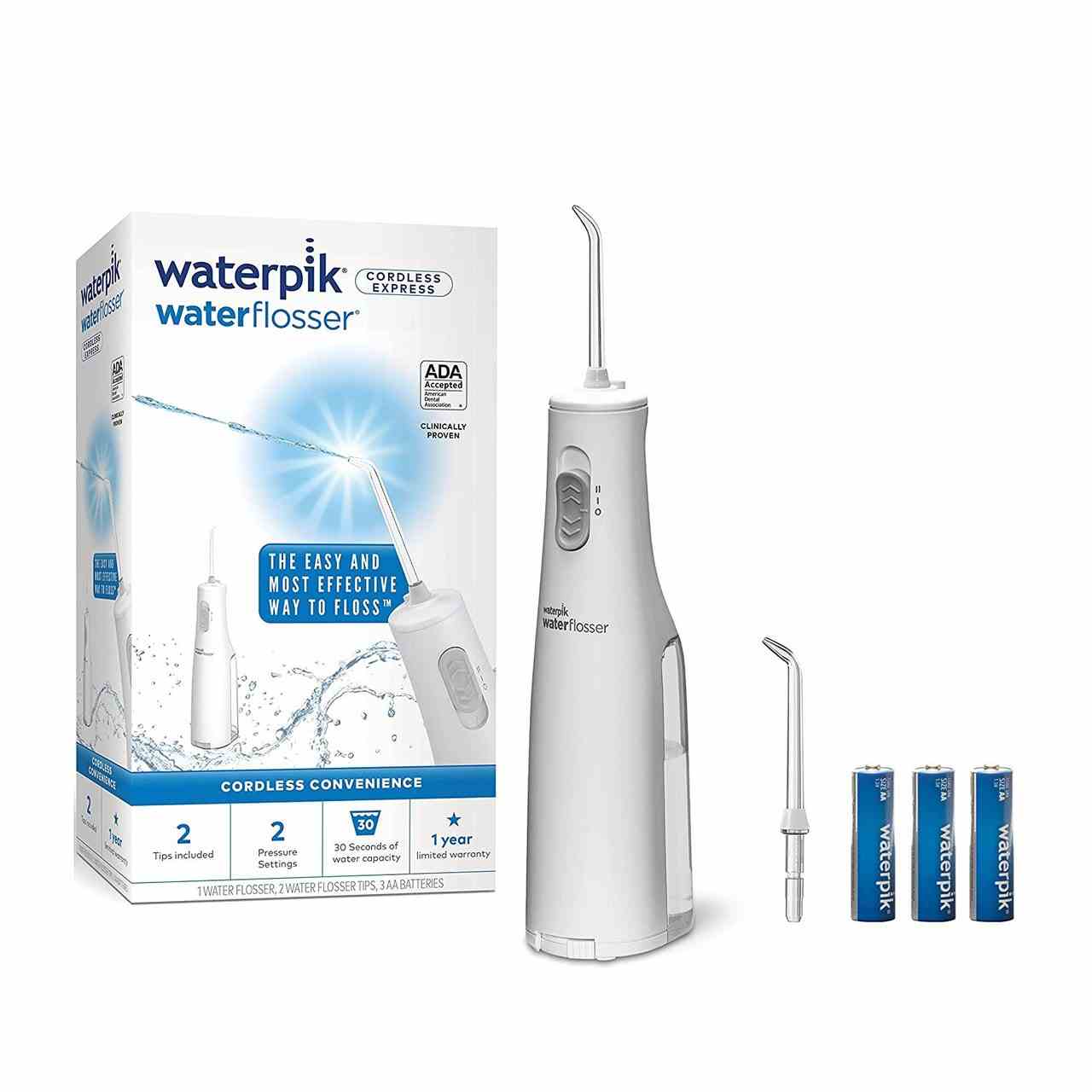 Waterpik Kit für kabellose Mundduschen auf weißem Hintergrund