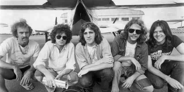 UNSPECIFIED – 1. JANUAR: (AUSTRALIEN AUS) Foto von EAGLES, von links: Bernie Leadon, Don Henley, Glenn Frey, Don Felder, Randy Meisner  