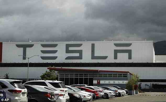 Der ehemalige IT-Mitarbeiter war nur drei Monate in Teslas Werk in Fremont, Kalifornien, beschäftigt, wie oben abgebildet