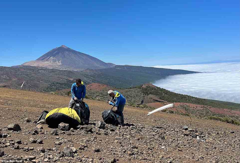 Above are Enminube Parapente pilots — Roij on the left — arriving at the Izana take-off zone close to Mount Teide