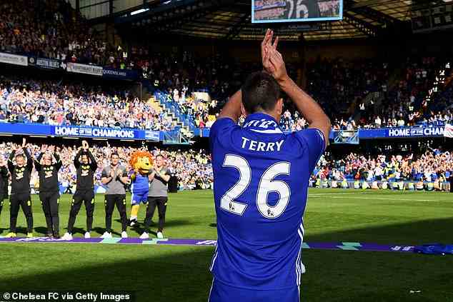 John Terry trug das Trikot Nr. 26 während seiner gesamten Karriere bei Chelsea und es wurde seitdem nicht mehr verwendet