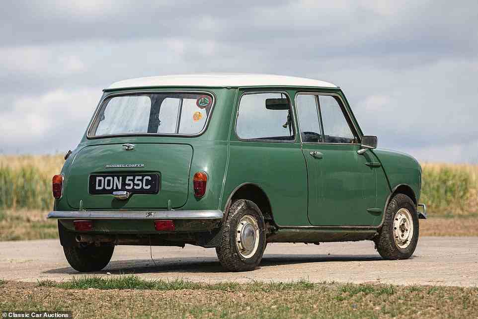 When the car was recovered from the garden shed it was still displaying a tax disc with an expiry date of 31 March 1988. It is believed that the Mini hasn't been used on the road since, meaning it had been in storage for a whopping 34 years