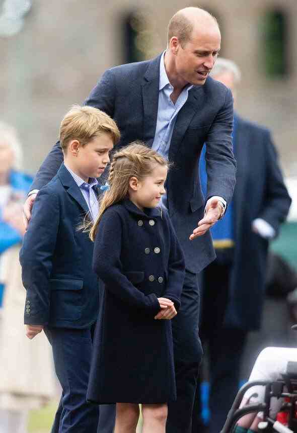 Prinz George, Prinzessin Charlotte und Prinz William in Cardiff