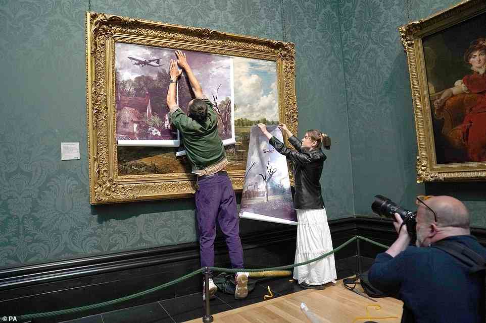 Demonstranten von Just Stop Oil covern Anfang dieses Monats John Constables The Hay Wain in der National Gallery in London