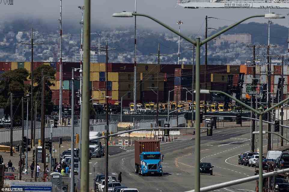 Der Hafen von Oakland ist ein wichtiger Knotenpunkt für die kalifornischen Agrarexporte im Wert von über 20 Milliarden US-Dollar, darunter Mandeln, Milchprodukte und Wein