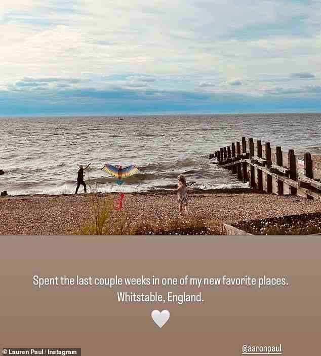 Lieblingsort: Während sie schrieb: „Ich habe die letzten paar Wochen an einem meiner neuen Lieblingsorte verbracht.  Whitstable, England.«  in einem anderen Strand