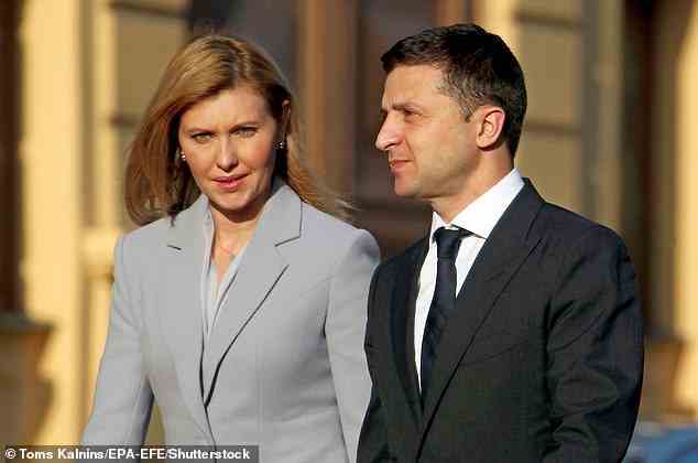 Zelensky und seine Frau First Lady Olena Zelenska sind seit 20 Jahren verheiratet.  Abgebildet bei einer Hochzeit im Jahr 2019