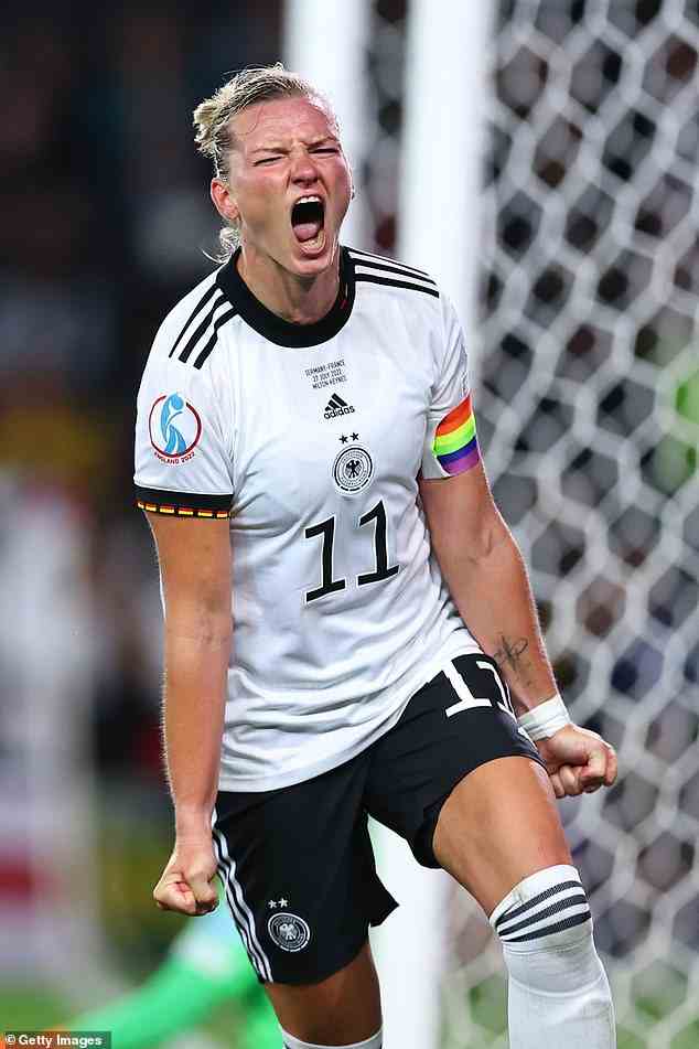 „Poppi“, wie die deutsche Kapitänin von ihren Mitspielerinnen genannt wird, hat bisher in jedem Spiel getroffen