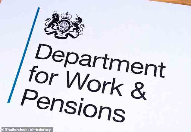 Das Ministerium für Arbeit und Renten hat geschrieben, dass der Nachlass von Frau ALs Vater etwa 12.000 Pfund an „überbezahlten Leistungen“ schuldet.