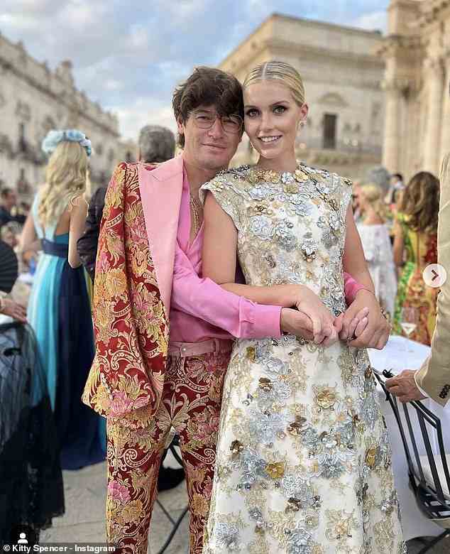 Kitty Spencer wurde Anfang dieses Monats von ihrem Ehemann Michael Lewis, 63, bei der Dolce & Gabbana Alta Moda Show in Sizilien begleitet