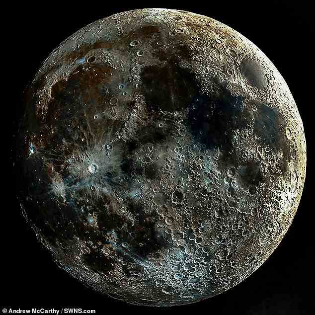 Entdeckung: MIT-Wissenschaftler sagen, dass der Mond nur etwa die Hälfte der Einschläge zeigt, die er erhalten hat.  Im obigen Bild hat der Astrofotograf Andrew McCarthy Tausende von Bildern über Mondphasen gestapelt, um den Krater in seiner ganzen Pracht zu zeigen