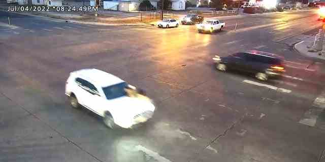 Eine Frau in New Mexico soll am 4. Juli in Hobbs, New Mexico, ein Auto mit zwei Kindern gestohlen haben.
