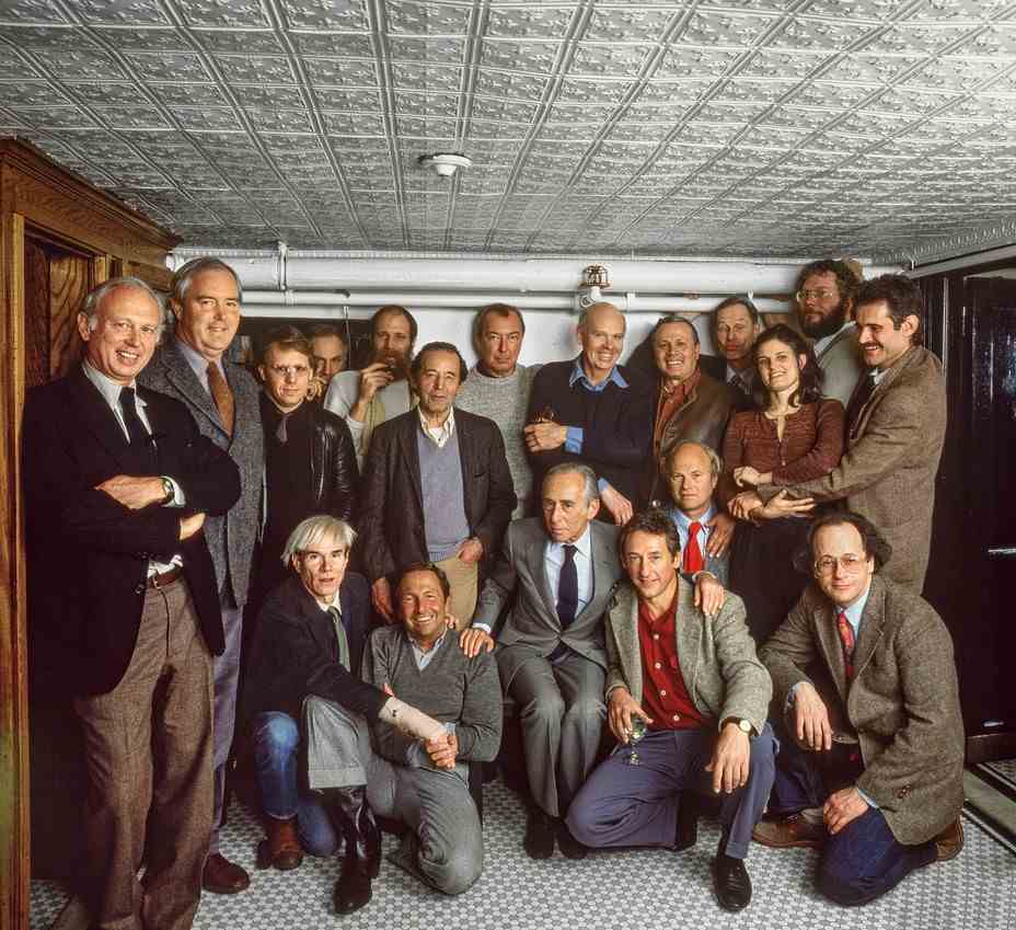 Gruppenfoto von 19 Künstlern, darunter Ellsworth Kelly, Andy Warhol, Richard Serra, Jasper Johns, Claes Oldenburg, Edward Ruscha und Robert Rauschenberg