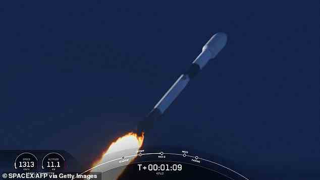 Der Korea Pathfinder Lunar Orbiter mit dem Spitznamen Danuri – was „den Mond genießen“ bedeutet – wurde auf einer Trägerrakete Falcon 9 ins All geschossen
