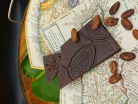 Lecker: Jamaikanische Schokolade erlebt eine Renaissance.  Bei Pure Chocolate in Ocho Rios können Sie Bohnen zerkleinern, rühren und die Riegel formen (einer davon ist abgebildet).