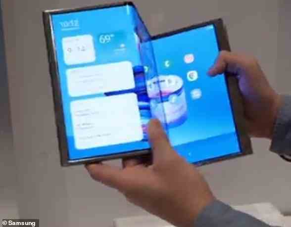 Samsung stellte auf der CES 2022 mehrere neue Faltgeräte vor, Smartphones und Laptops (im Bild), die entweder ein S- oder G-förmiges Faltdesign haben