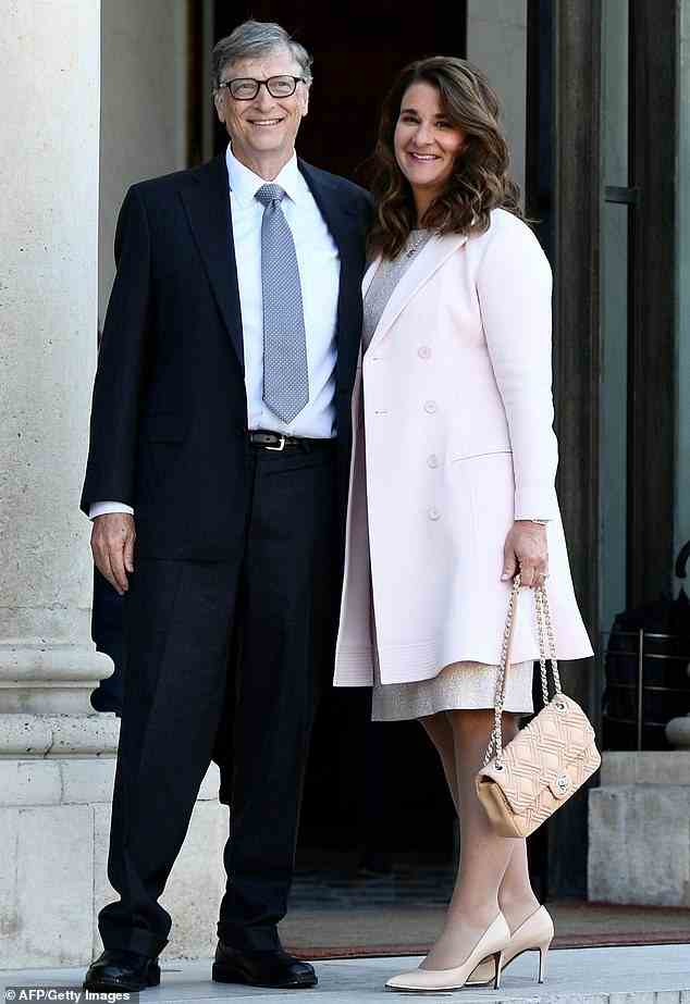 Bill and Melinda Gates arrive at the Elysee Palace in Paris on April 21, 2017