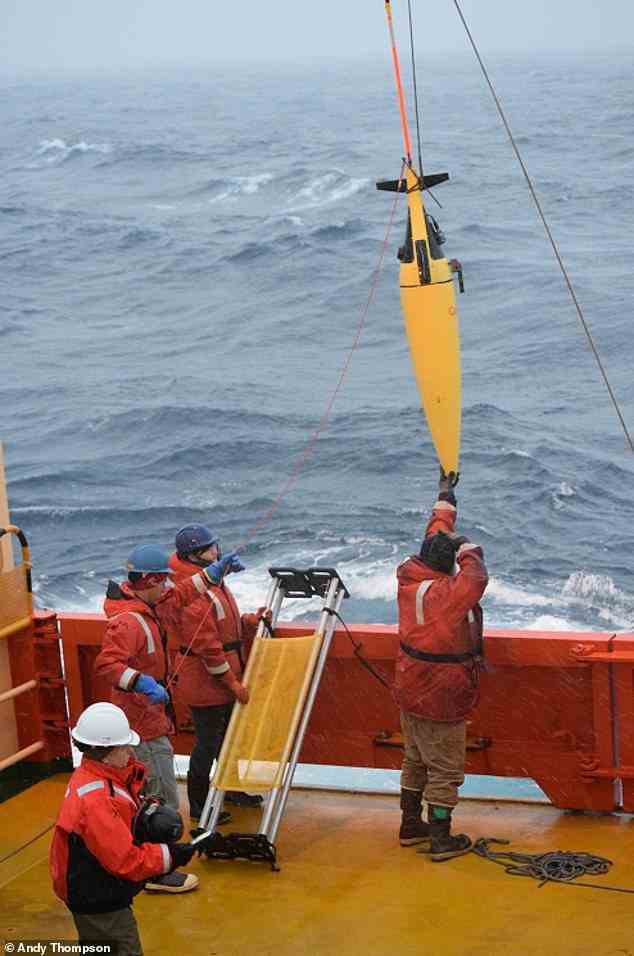 Forscher reisen in die Antarktis, um Temperatur und Salzgehalt der Ozeane zu messen